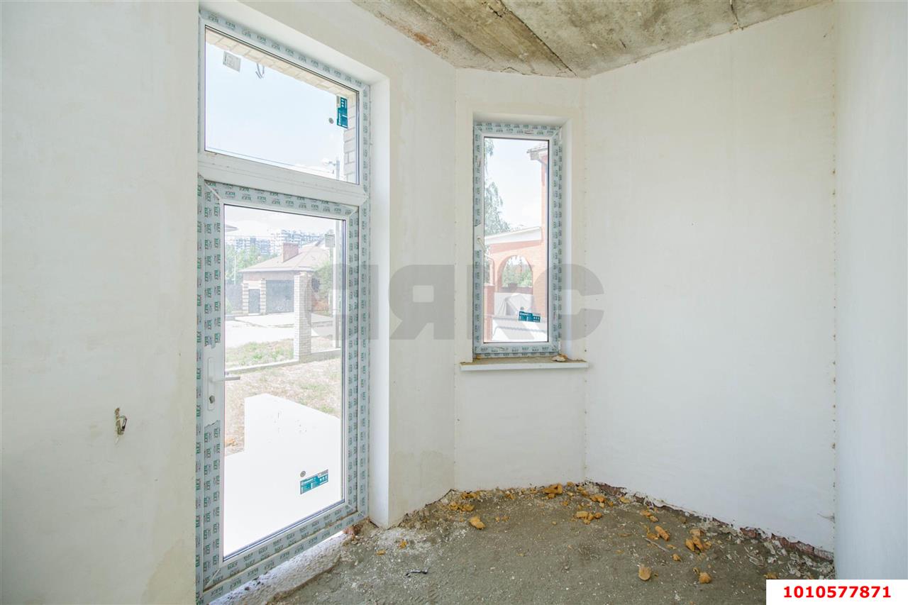 Фото №15: Дом 335&nbsp;м² + 6&nbsp;сот., 3&nbsp;эт. - Краснодар, Прикубанский внутригородской округ, Калинино, мкр. Завод Радиоизмерительных Приборов, ул. Брюховецкая, 32