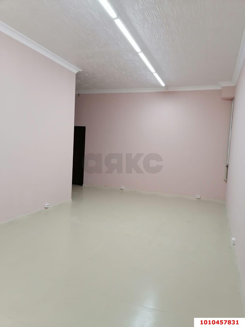 Фото №6: Торговое помещение 50&nbsp;м², 15&nbsp;эт. - Краснодар, Прикубанский внутригородской округ, мкр. Славянский, ул. Заполярная, 44