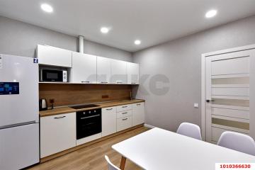 Фото №1: 2-комнатная квартира 58 м², 4/5 эт. - Новая Адыгея, мкр. жилой комплекс Мега, ул. Бжегокайская, 90/3к2