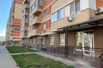 Фото №1: Торговое помещение 92&nbsp;м², 1/18&nbsp;эт. - Краснодар, мкр. жилой комплекс Премьера, ул. Автолюбителей, 1/3к1