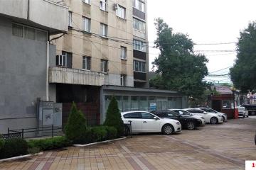Фото №1: Торговое помещение 362 м², 1/3 эт. - Краснодар, мкр. Центральный, ул. Гимназическая, 63