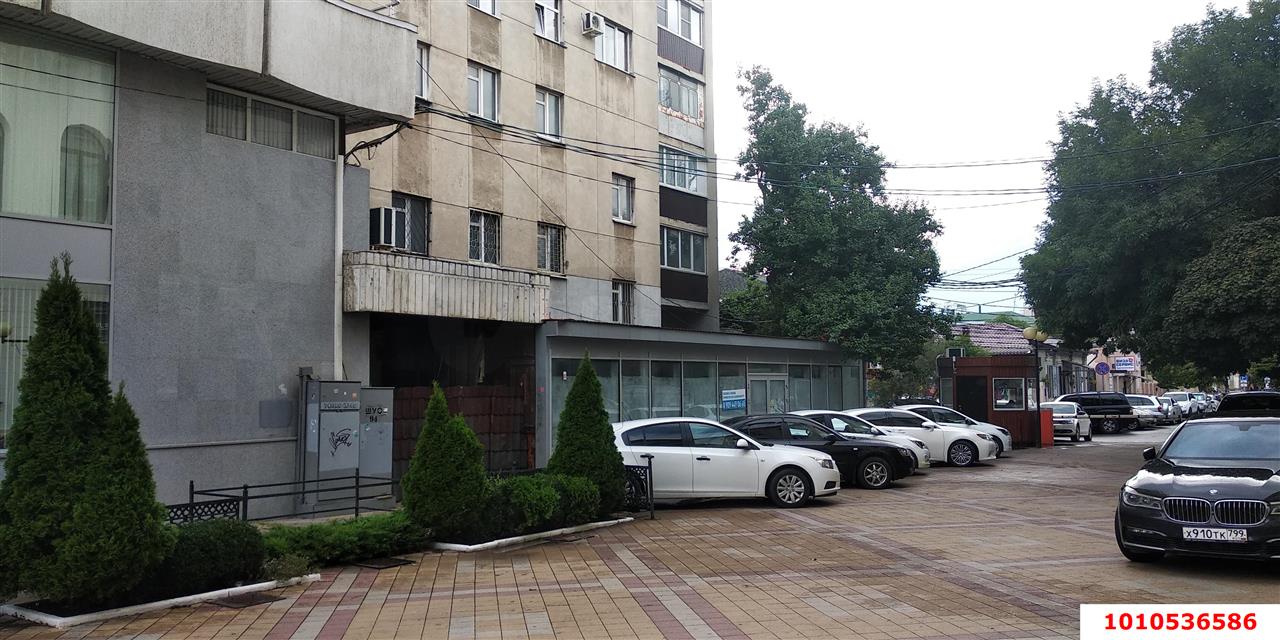 Фото №1: Торговое помещение 362&nbsp;м², 1/3&nbsp;эт. - Краснодар, Западный внутригородской округ, мкр. Центральный, ул. Гимназическая, 63