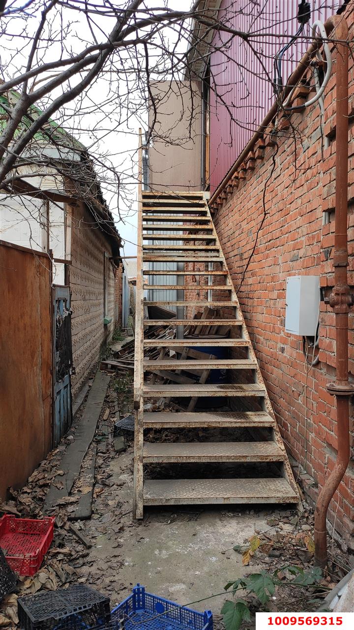 Фото №5: Дом 135&nbsp;м² + 4.8&nbsp;сот., 2&nbsp;эт. - Краснодар, Карасунский внутригородской округ, мкр. Черёмушки, ул. Селезнёва, 70