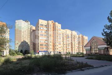 Фото №1: 2-комнатная квартира 90&nbsp;м², 7/9&nbsp;эт. - Волгоград, р. Красноармейский, б-р Энгельса, 34Д