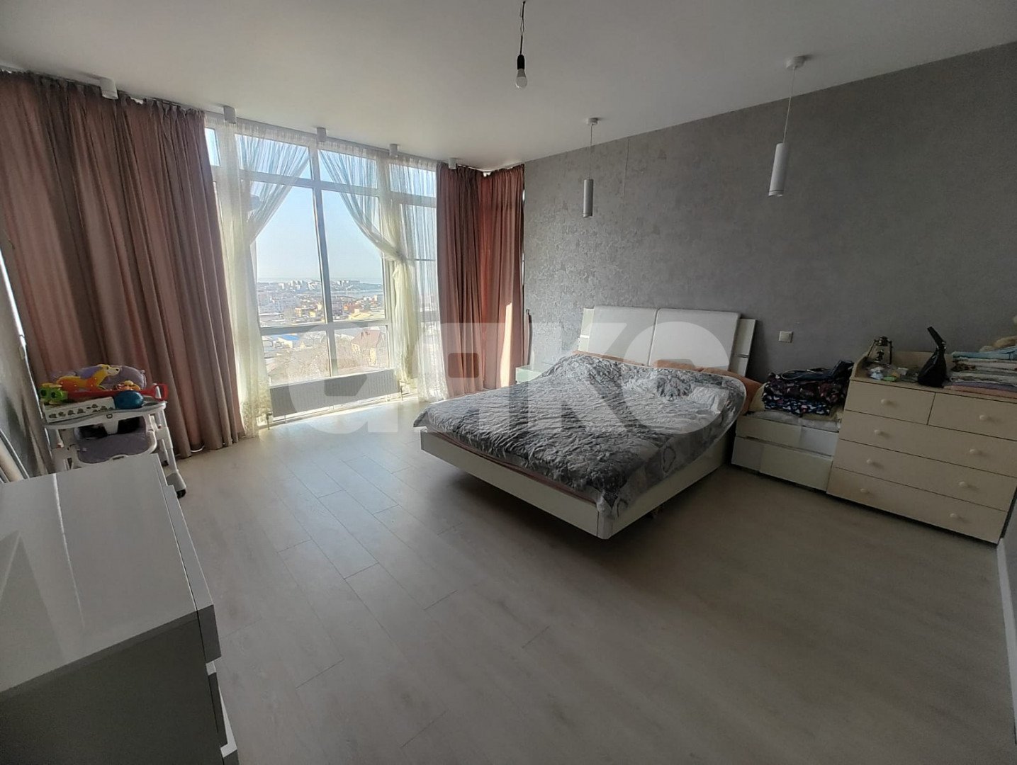 Фото №1: 2-комнатная квартира 55&nbsp;м², 7/8&nbsp;эт. - Геленджик, ул. Новороссийская, 169
