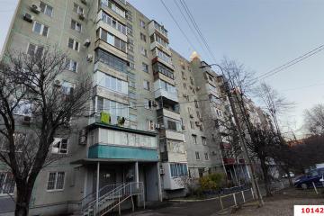 Фото №1: 2-комнатная квартира 51 м², 1/9 эт. - Краснодар, мкр. Гидростроителей, ул. имени Игнатова, 51