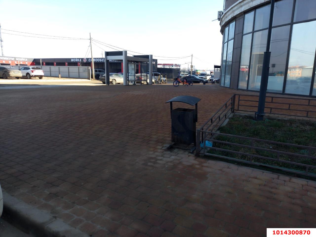 Фото №2: Торговое помещение 92&nbsp;м², 1/16&nbsp;эт. - Краснодар, Прикубанский внутригородской округ, Россинского, мкр. жилой комплекс Символ, ул. Командорская, 9/1