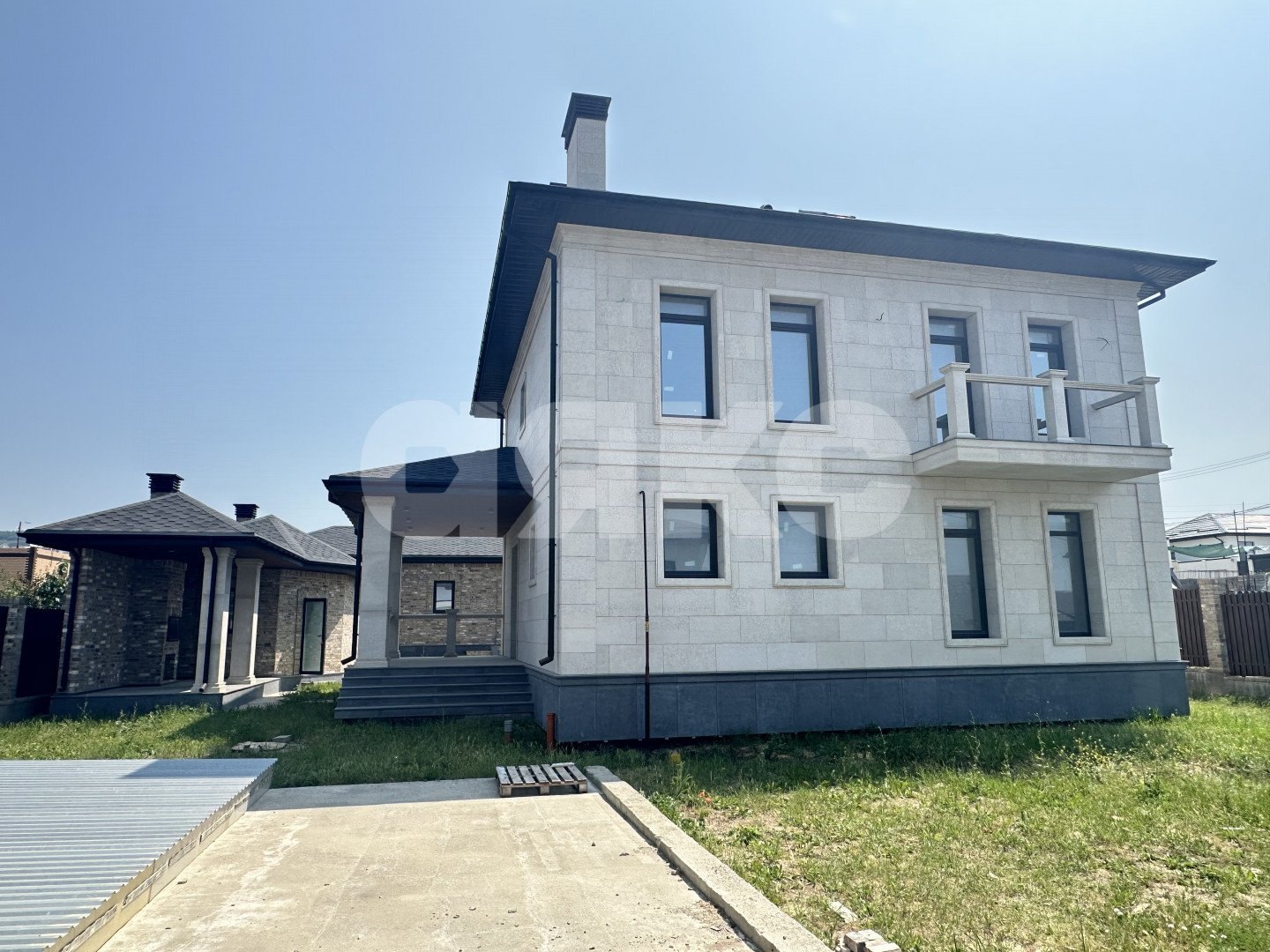 Фото №2: Дом 220&nbsp;м² + 8.9&nbsp;сот., 2&nbsp;эт. - Супсех, ул. Черноморская