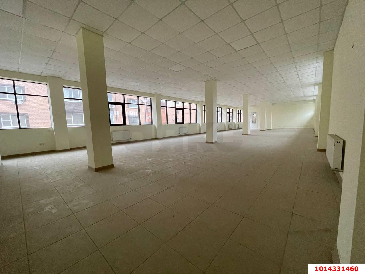 Фото №3: Торговое помещение 653&nbsp;м², 2/2&nbsp;эт. - Яблоновский, ул. Гагарина, 144/1к7
