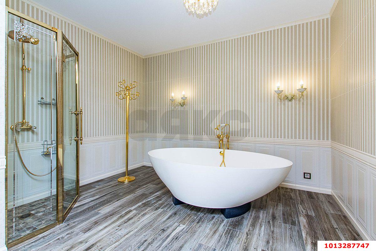 Фото №14: 4-комнатная квартира 251&nbsp;м², 3/5&nbsp;эт. - Краснодар, Прикубанский внутригородской округ, мкр. Немецкая Деревня, ул. Баварская, 8