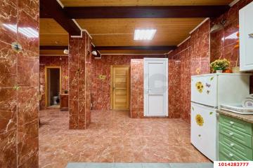 Фото №1: Студия 91&nbsp;м², 1/2&nbsp;эт. - Краснодар, ж/м Пашковский, ул. Фадеева, 150/1