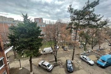Фото №1: Комната 15 м², 3/5 эт. - Краснодар, мкр. Хлопчато-бумажный Комбинат, ул. Алтайская, 14А