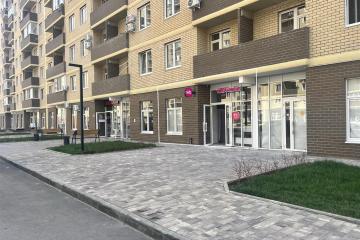 Фото №1: Торговое помещение 43&nbsp;м², 1/26&nbsp;эт. - Краснодар, мкр. жилой комплекс Дыхание, ул. Лётчика Позднякова, 2к25