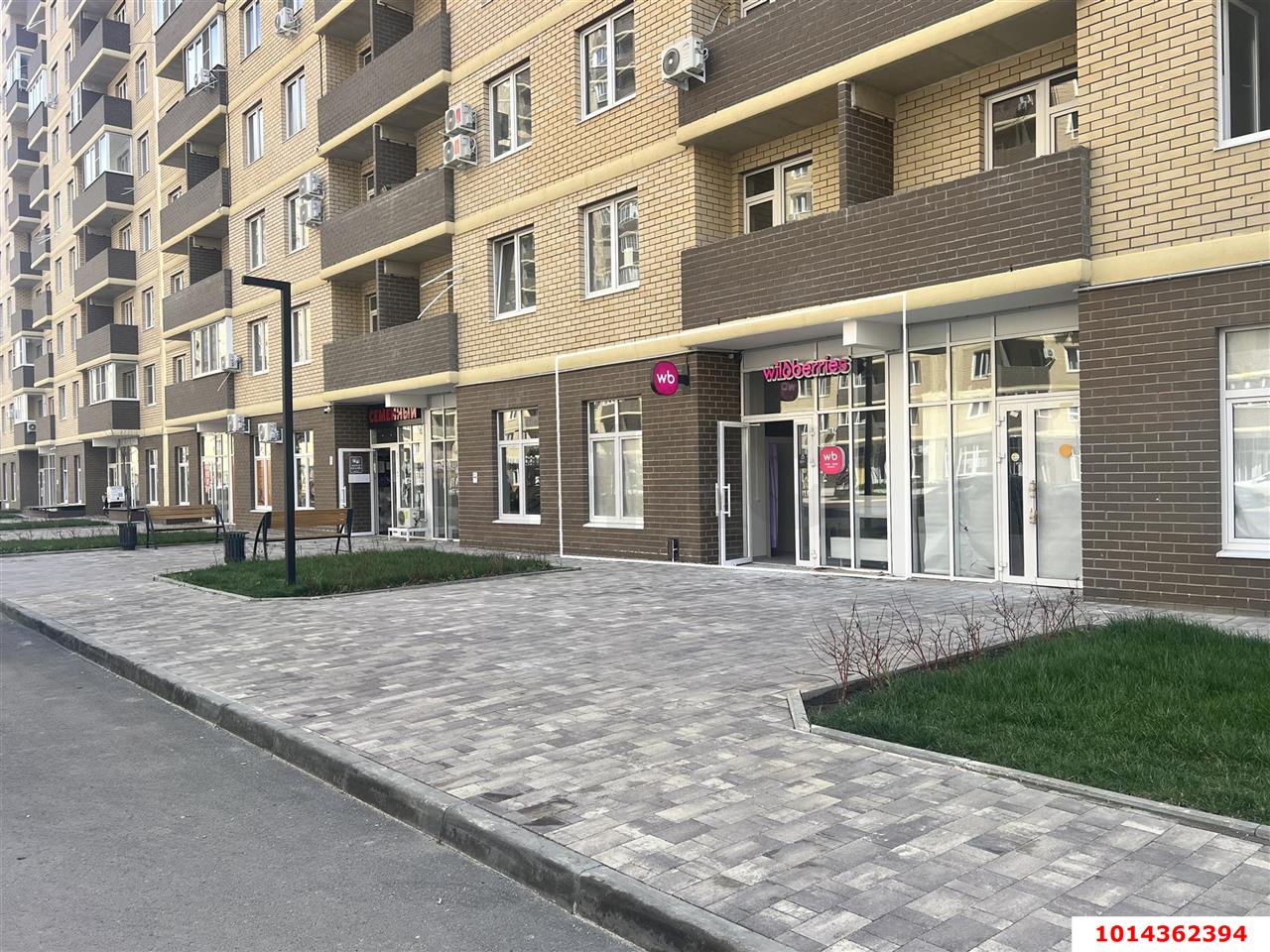 Фото №1: Торговое помещение 43&nbsp;м², 1/26&nbsp;эт. - Краснодар, Прикубанский внутригородской округ, мкр. жилой комплекс Дыхание, ул. Лётчика Позднякова, 2к25