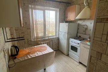 Фото №1: 2-комнатная квартира 45 м², 5/5 эт. - Краснодар, мкр. Черёмушки, ул. Селезнёва, 154