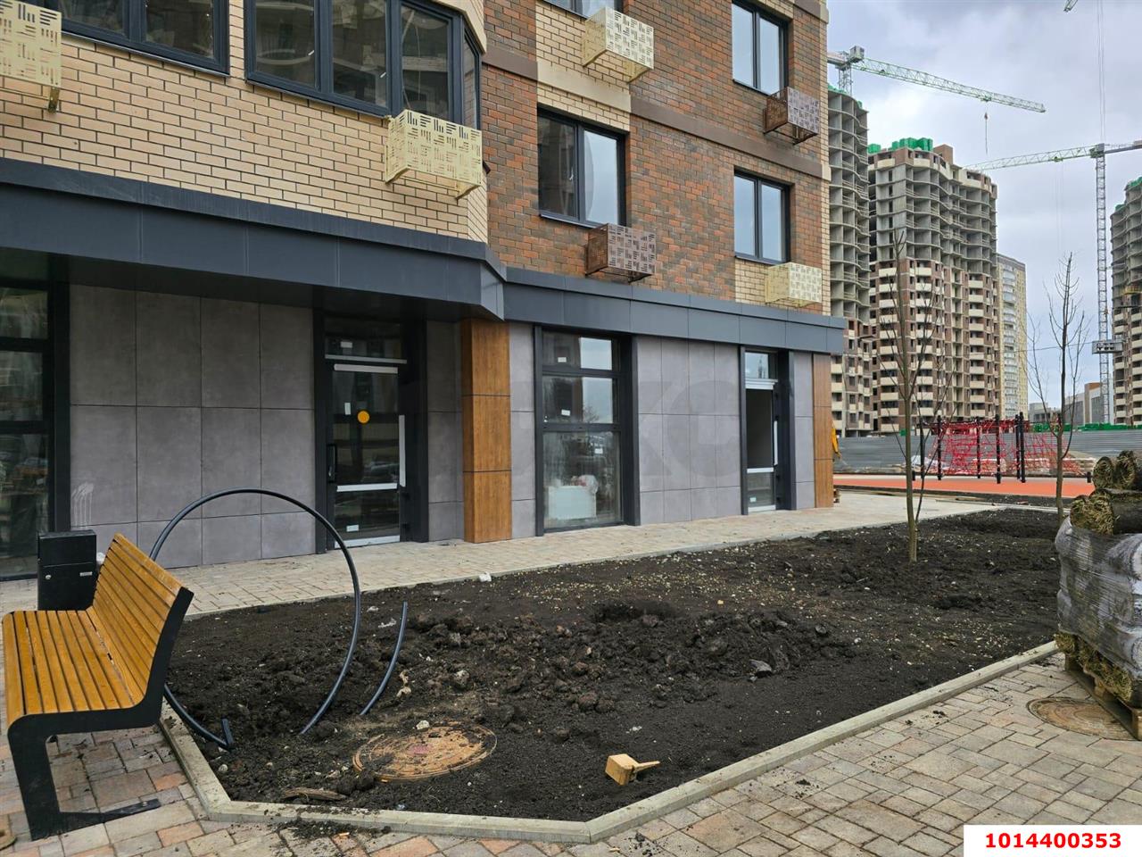 Фото №3: Торговое помещение 46&nbsp;м², 1/19&nbsp;эт. - Краснодар, Прикубанский внутригородской округ, имени Петра Метальникова, мкр. ЖК Лучший