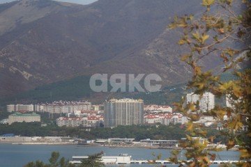 Фото №1: 4-комнатная квартира 62&nbsp;м², 5/5&nbsp;эт. - Геленджик, мкр. Толстый Мыс, ул. Гринченко, 38