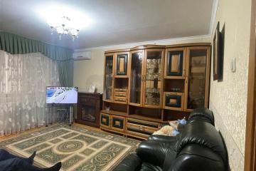 Фото №1: 4-комнатная квартира 80 м², 2/11 эт. - Краснодар, мкр. Центральный, ул. Суворова, 74