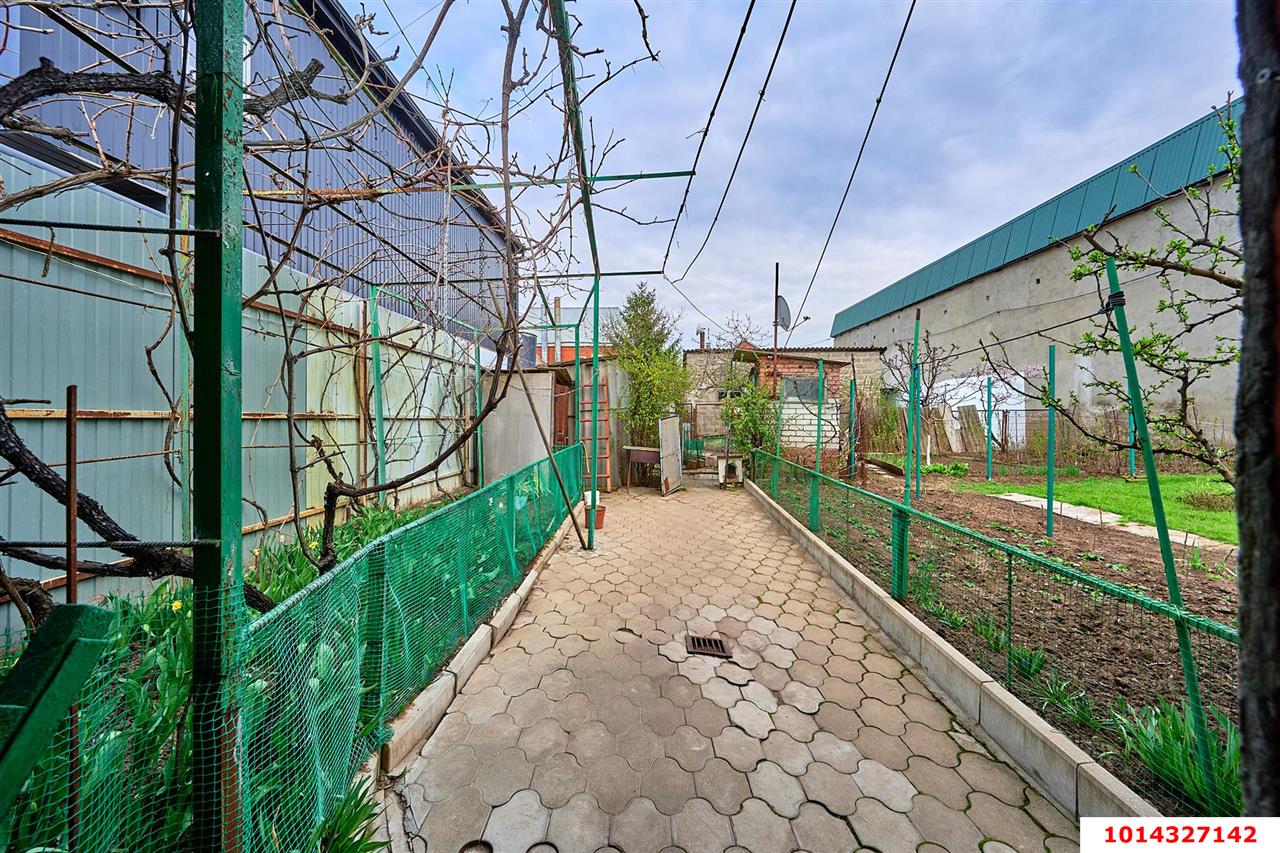 Фото №2: Часть дома 63&nbsp;м² + 3.24&nbsp;сот., 1&nbsp;эт. - Краснодар, Центральный внутригородской округ, мкр. Покровка, ул. Садовая, 102
