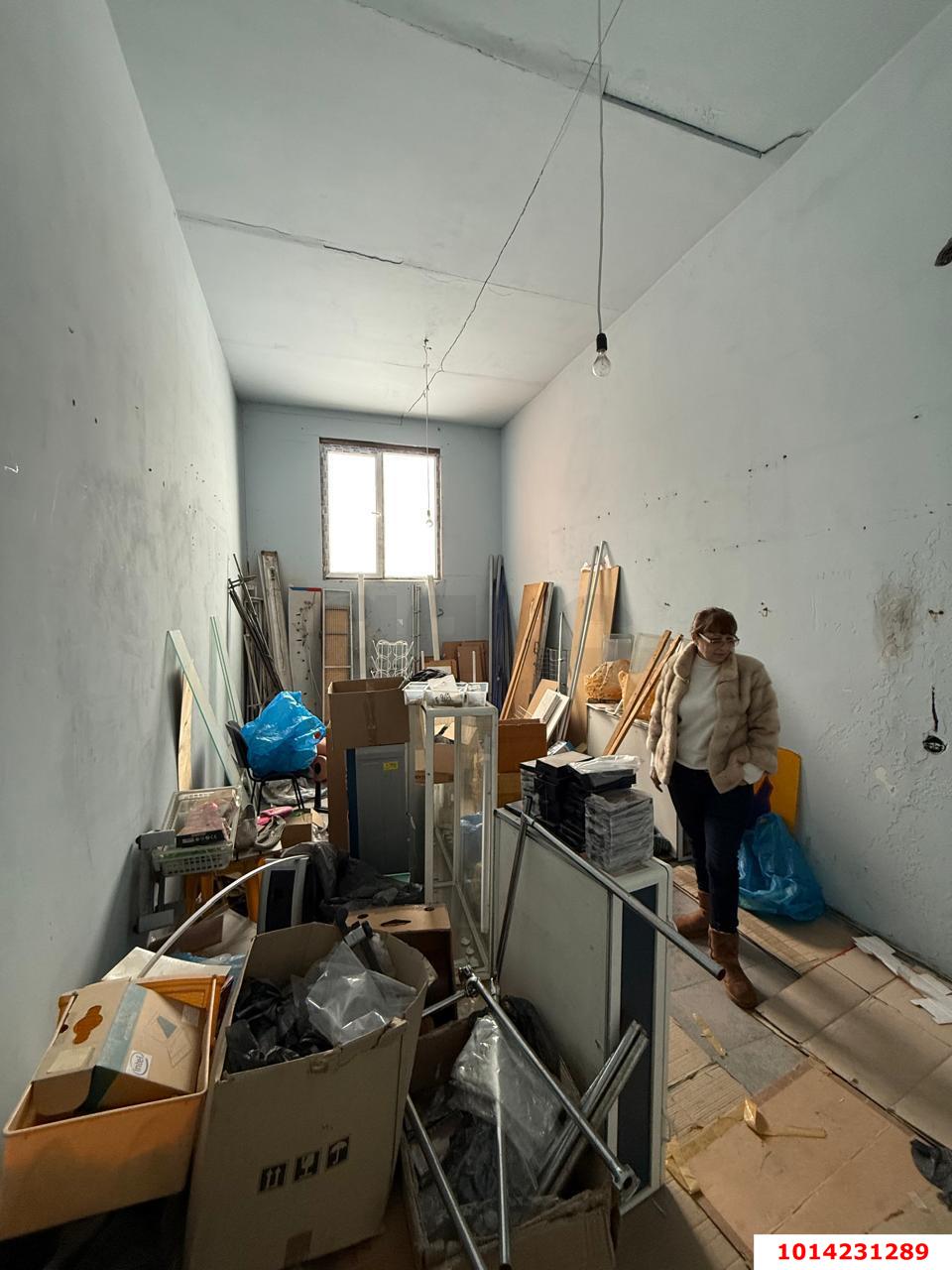 Фото №3: Торговое помещение 24&nbsp;м², 1/2&nbsp;эт. - Краснодар, Центральный внутригородской округ, мкр. Дубинка, ул. Новороссийская, 2А