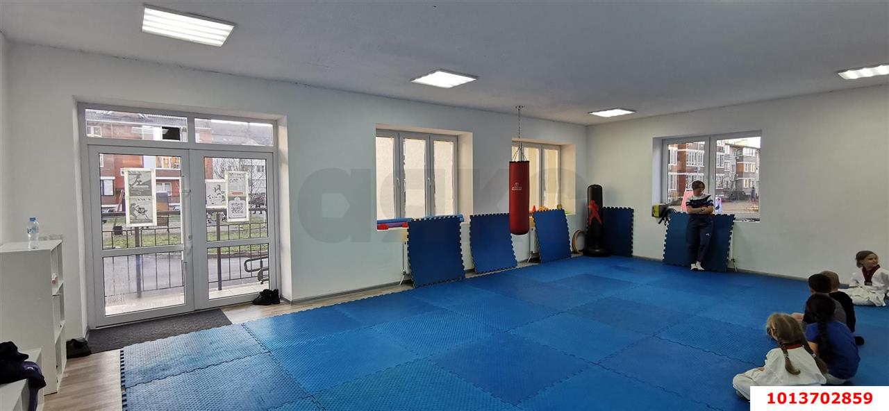 Фото №3: Торговое помещение 113&nbsp;м², 1/3&nbsp;эт. - Краснодар, Прикубанский внутригородской округ, мкр. ЖК Британия-2, ул. Генерала Петрова, 43/2