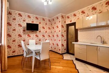Фото №1: 3-комнатная квартира 112 м², 3/4 эт. - Краснодар, мкр. Завод Радиоизмерительных Приборов,