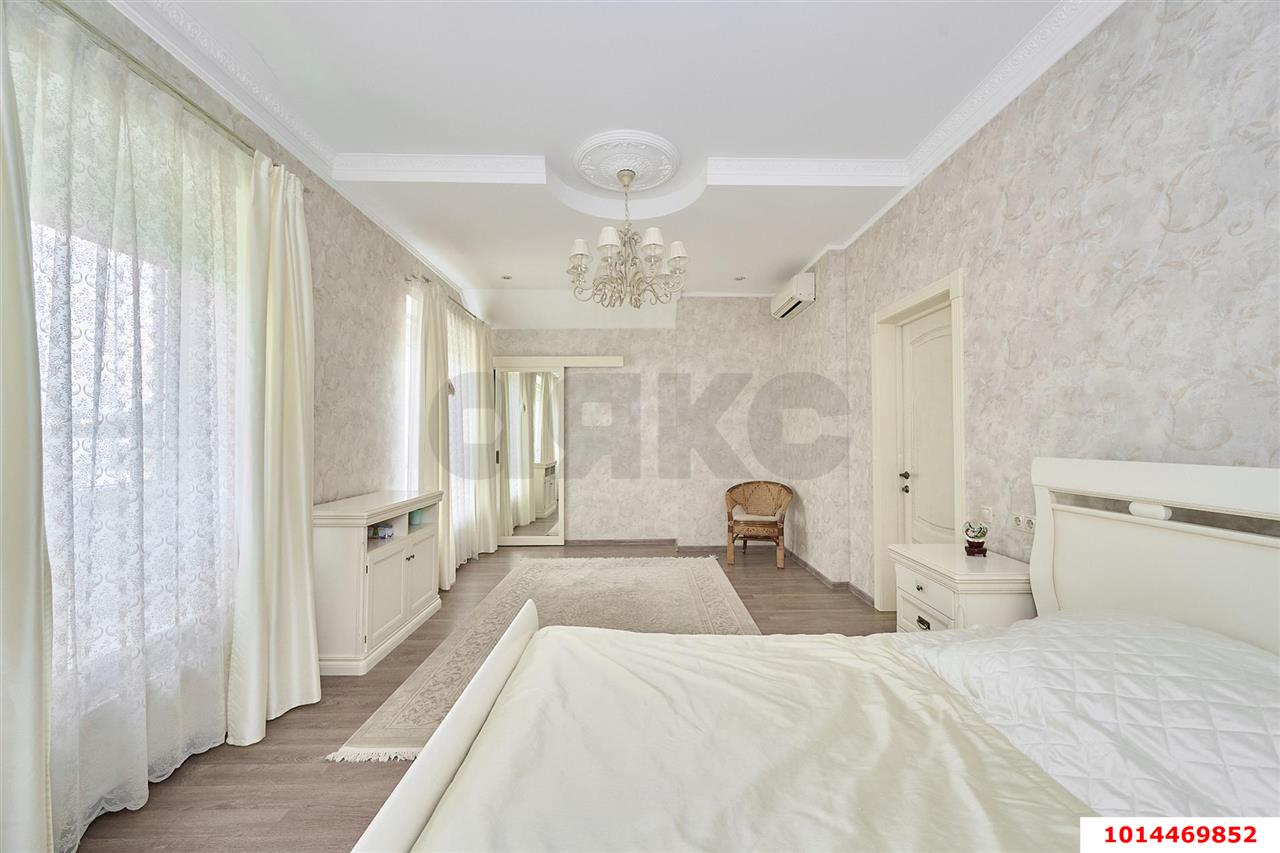 Фото №12: Дом 180&nbsp;м² + 3.5&nbsp;сот., 2&nbsp;эт. - Краснодар, Центральный внутригородской округ, мкр. Дубинка, ул. 9 Января, 107