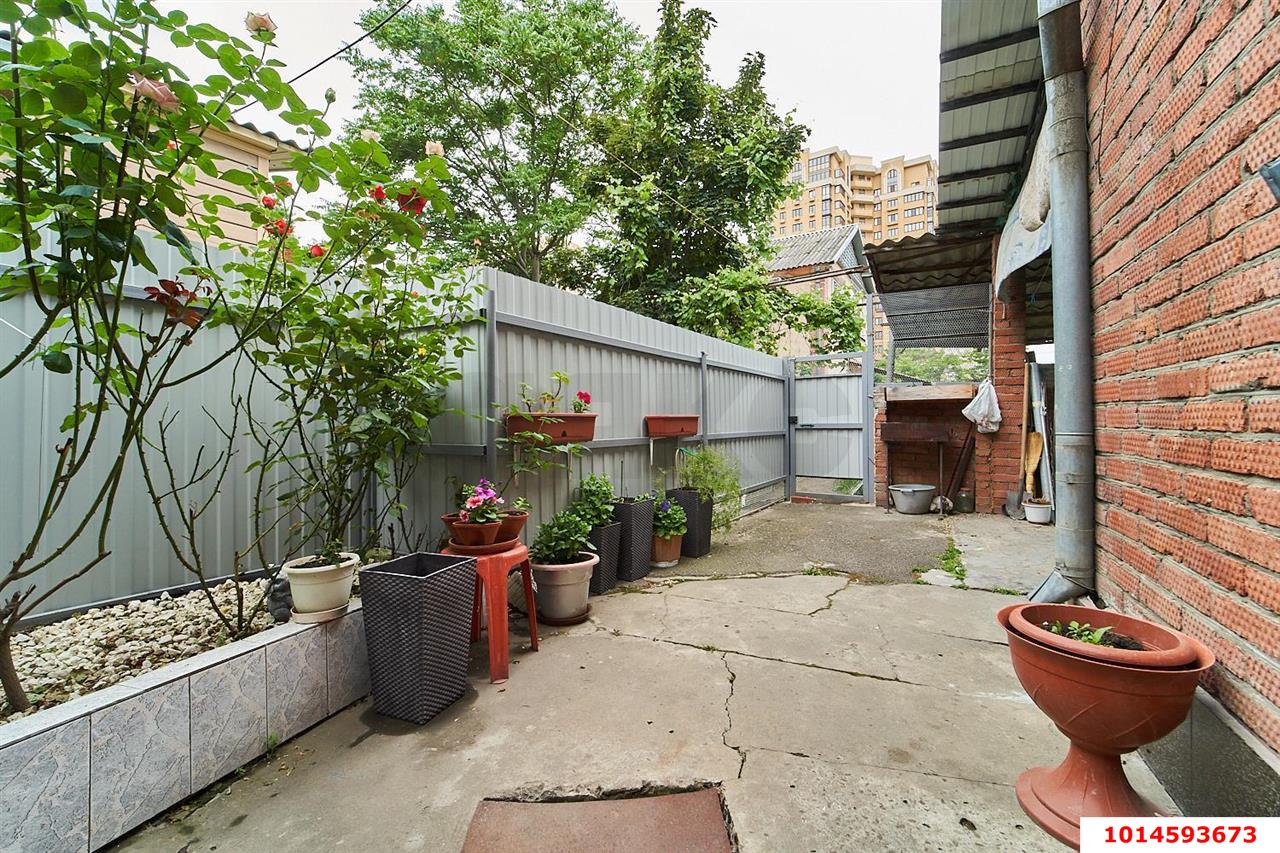 Фото №15: Дом 82&nbsp;м² + 1&nbsp;сот., 2&nbsp;эт. - Краснодар, Центральный внутригородской округ, мкр. Центральный, ул. Митрофана Седина, 46