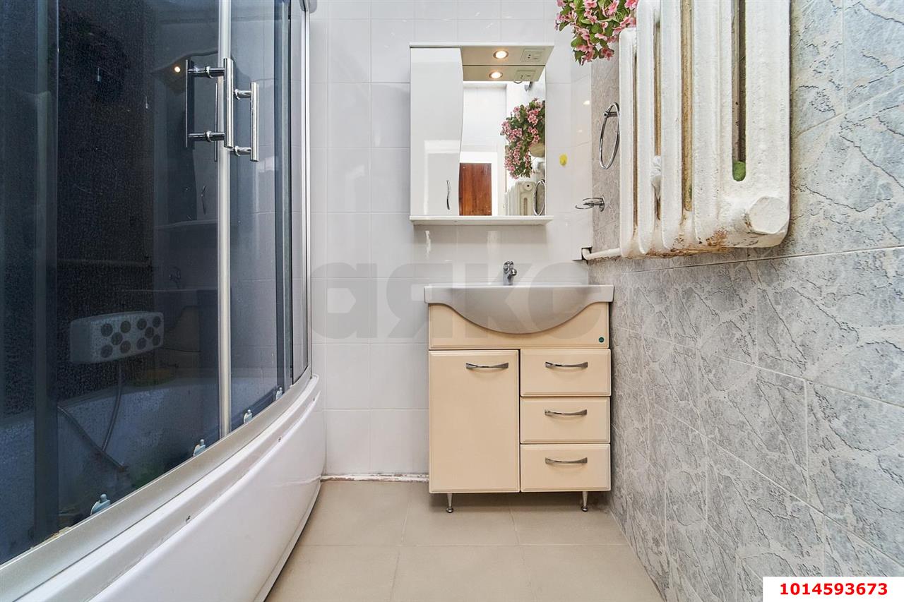 Фото №10: Дом 82&nbsp;м² + 1&nbsp;сот., 2&nbsp;эт. - Краснодар, Центральный внутригородской округ, мкр. Центральный, ул. Митрофана Седина, 46