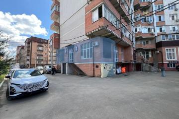 Фото №1: Торговое помещение 65&nbsp;м², 1/10&nbsp;эт. - Краснодар, мкр. Музыкальный, ул. Агрохимическая, 136/1