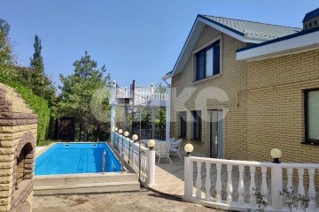 Фото №1: Дом 234 м² + 10.6 сот., 2 эт. - Супсех, ул. Вишнёвая, 28