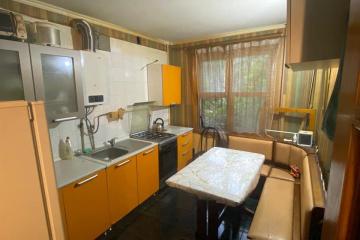 Фото №1: 3-комнатная квартира 63 м², 2/5 эт. - Краснодар, мкр. Завод Измерительных Приборов, ул. Зиповская, 19