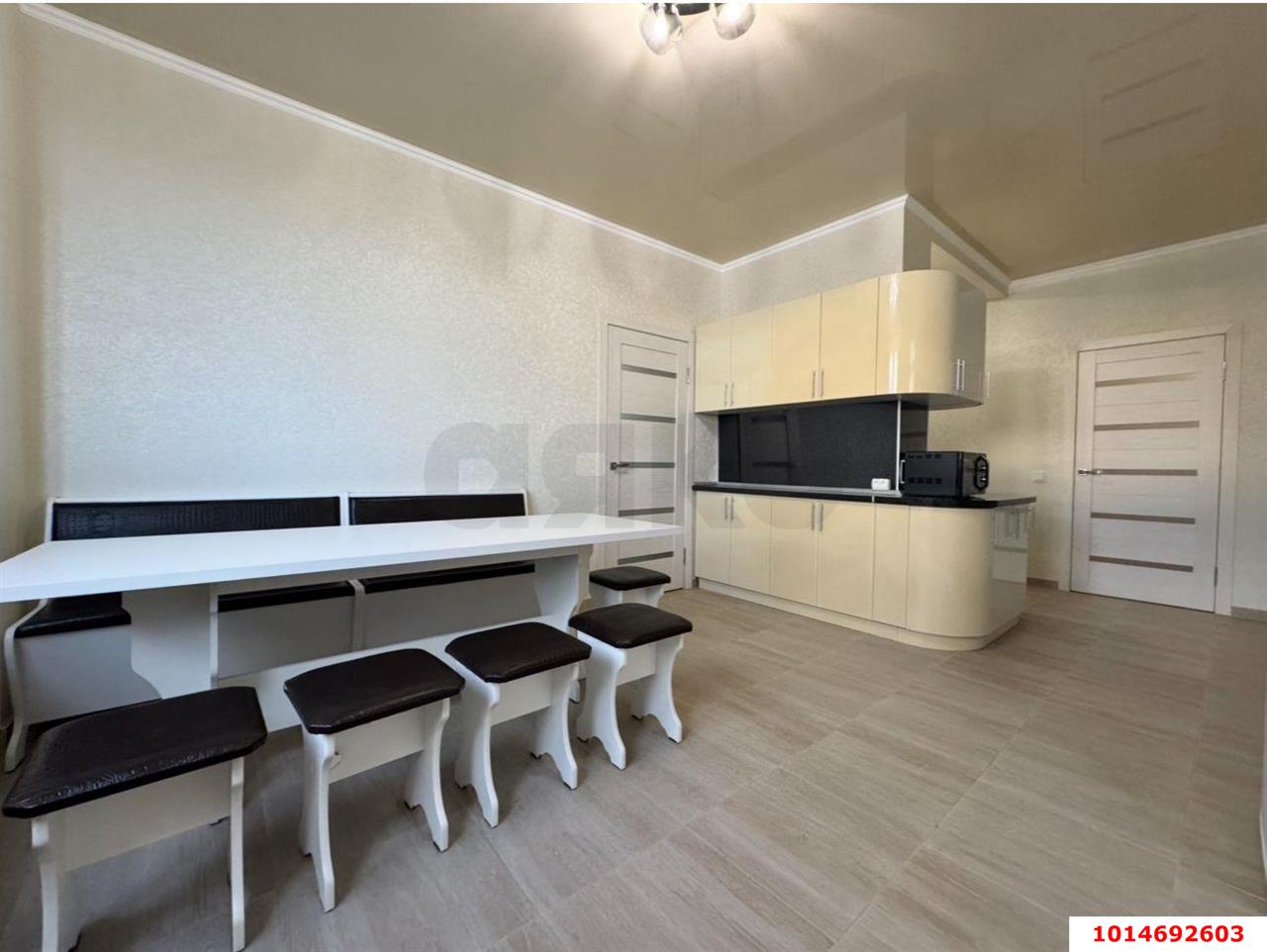 Фото №2: 3-комнатная квартира 140&nbsp;м², 16/16&nbsp;эт. - Краснодар, Прикубанский внутригородской округ, Восточно-Кругликовский, мкр. ЖК Барселона, ул. имени 40-летия Победы, 97