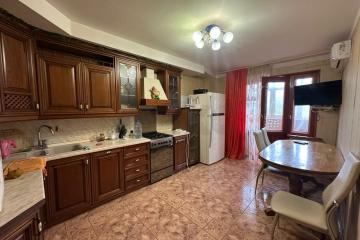 Фото №1: 3-комнатная квартира 75 м², 2/10 эт. - Краснодар, мкр. Юбилейный, ул. Рождественская набережная, 17