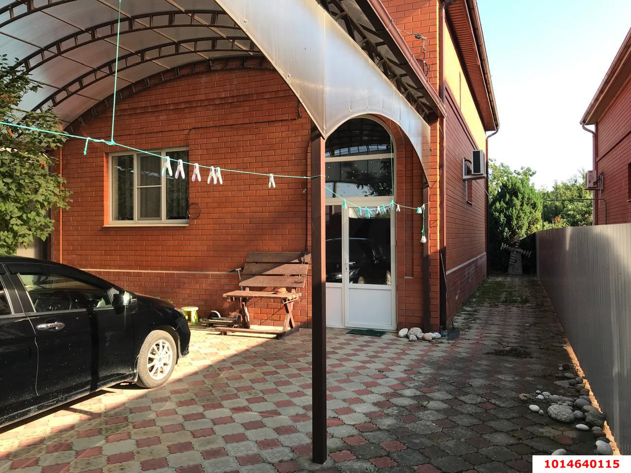 Фото №1: Дом 166&nbsp;м² + 4.5&nbsp;сот., 3&nbsp;эт. - Елизаветинская, мкр. Прикубанский внутригородской округ, ул. Набережная, 65