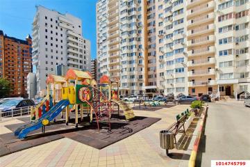 Фото №1: 2-комнатная квартира 72&nbsp;м², 9/17&nbsp;эт. - Краснодар, мкр. Центральный, ул. Кубанская набережная, 64