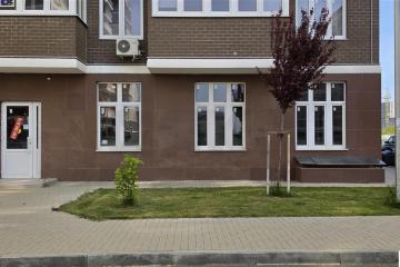 Фото №1: Торговое помещение 126&nbsp;м², 1/16&nbsp;эт. - Краснодар, мкр. ЖК Красная Площадь, ул. им. Мурата Ахеджака, 12к8