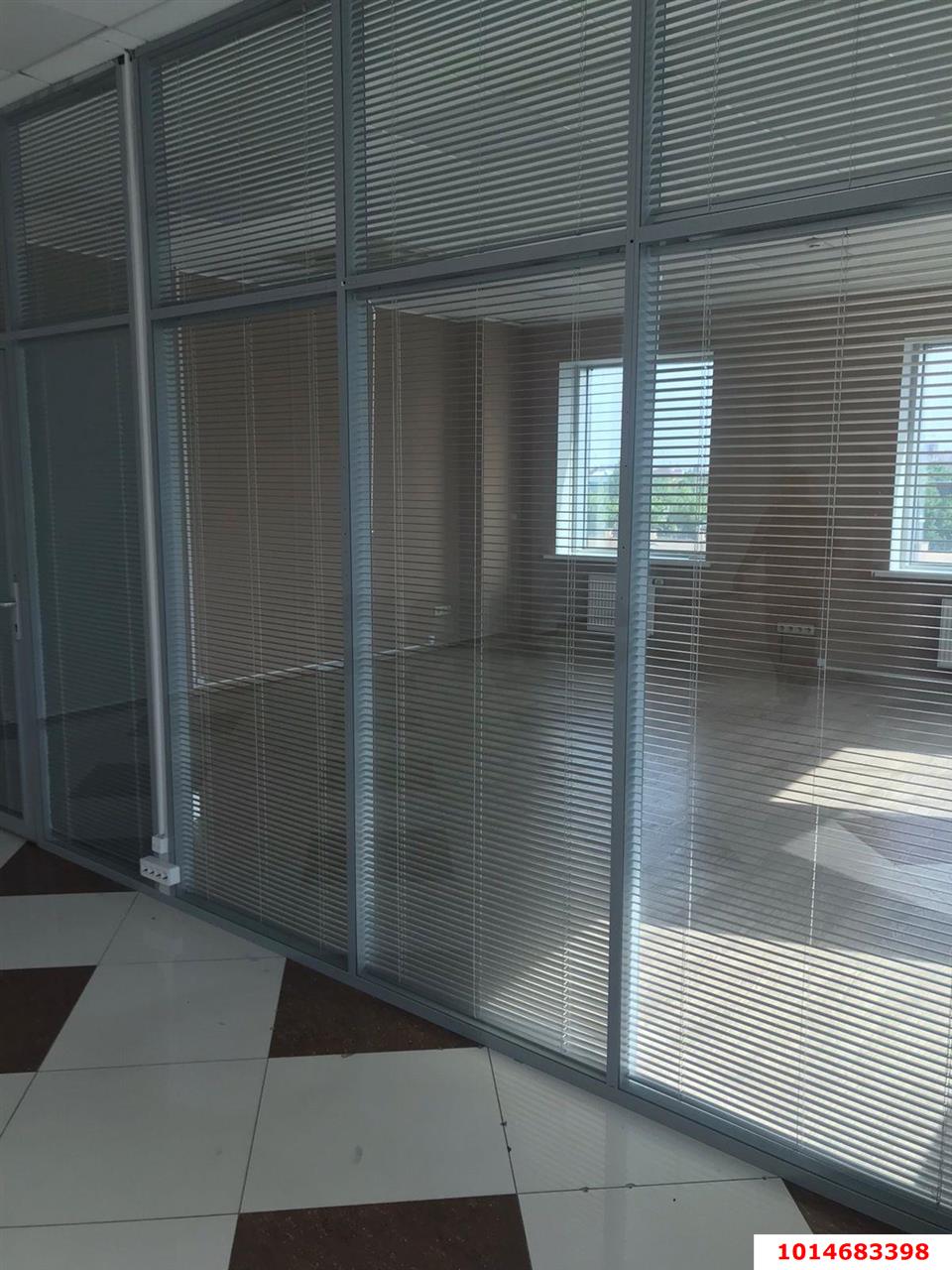 Фото №3: Торговое помещение 300&nbsp;м², 2/4&nbsp;эт. - Краснодар, Прикубанский внутригородской округ, мкр. 9-й километр, ул. имени Дзержинского, 80/1
