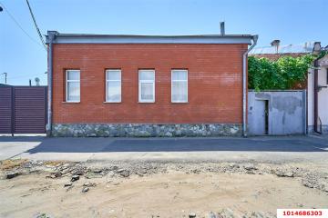 Фото №1: Дом 160&nbsp;м², 1&nbsp;эт. - Краснодар, мкр. Центральный, ул. имени Максима Горького, 132