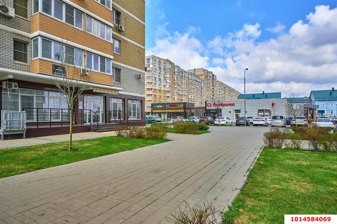 Фото №2: Торговое помещение 83&nbsp;м², 1/10&nbsp;эт. - Краснодар, Прикубанский внутригородской округ, Славянский, мкр. Светлоград, ул. Красных Партизан, 1/4к11