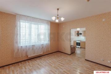 Фото №1: 2-комнатная квартира 75&nbsp;м², 8/17&nbsp;эт. - Краснодар, мкр. имени Маршала Жукова, ул. Александра Покрышкина, 4/7