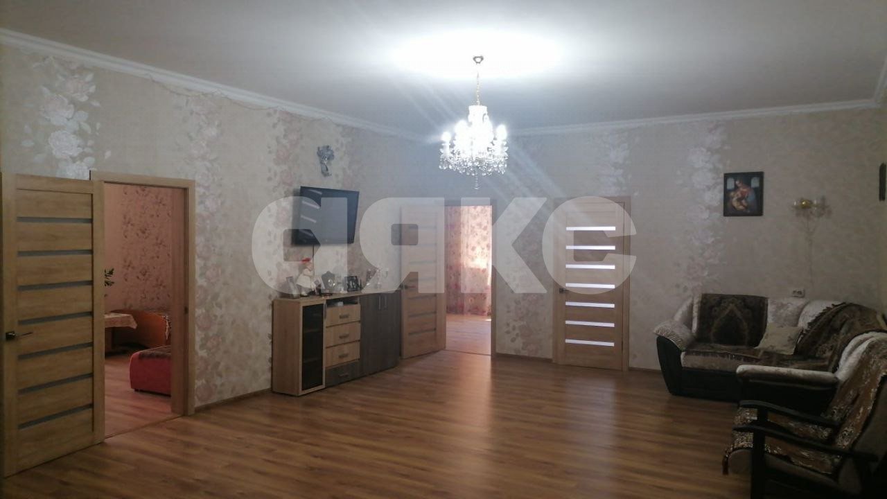 Фото №2: Дом 202&nbsp;м² + 15&nbsp;сот., 1&nbsp;эт. - Саратовская, ул. Полимерная