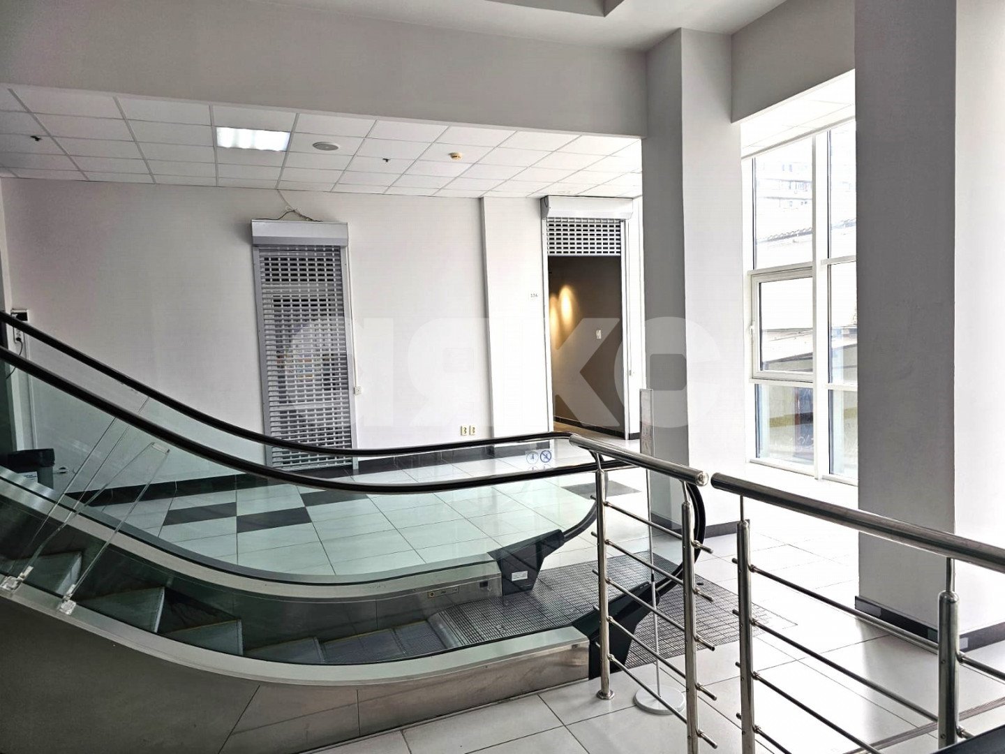 Фото №5: Коммерция 10&nbsp;м², 3/5&nbsp;эт. - Сочи, р. Центральный, ул. Навагинская, 9