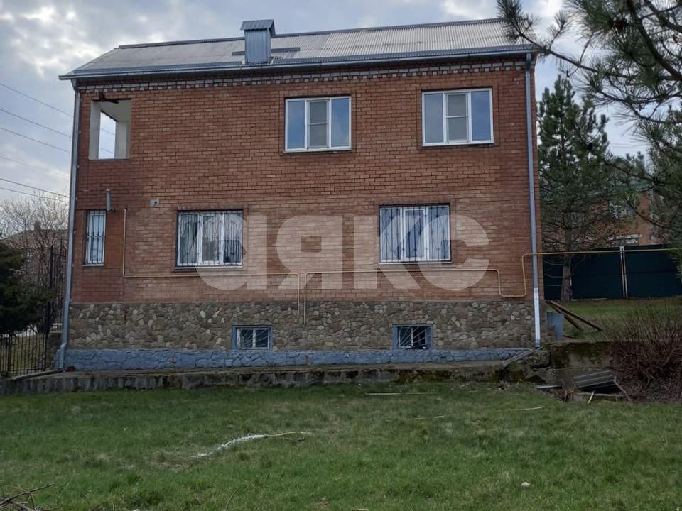 Фото №19: Дом 398&nbsp;м² + 14&nbsp;сот., 4&nbsp;эт. - Горячий Ключ, мкр. Городская Больница, ул. Изумрудная