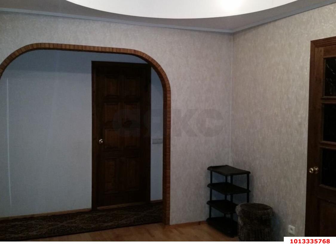 Фото №6: 4-комнатная квартира 90&nbsp;м², 1/10&nbsp;эт. - Краснодар, Западный внутригородской округ, мкр. Юбилейный, ул. 70-летия Октября, 26