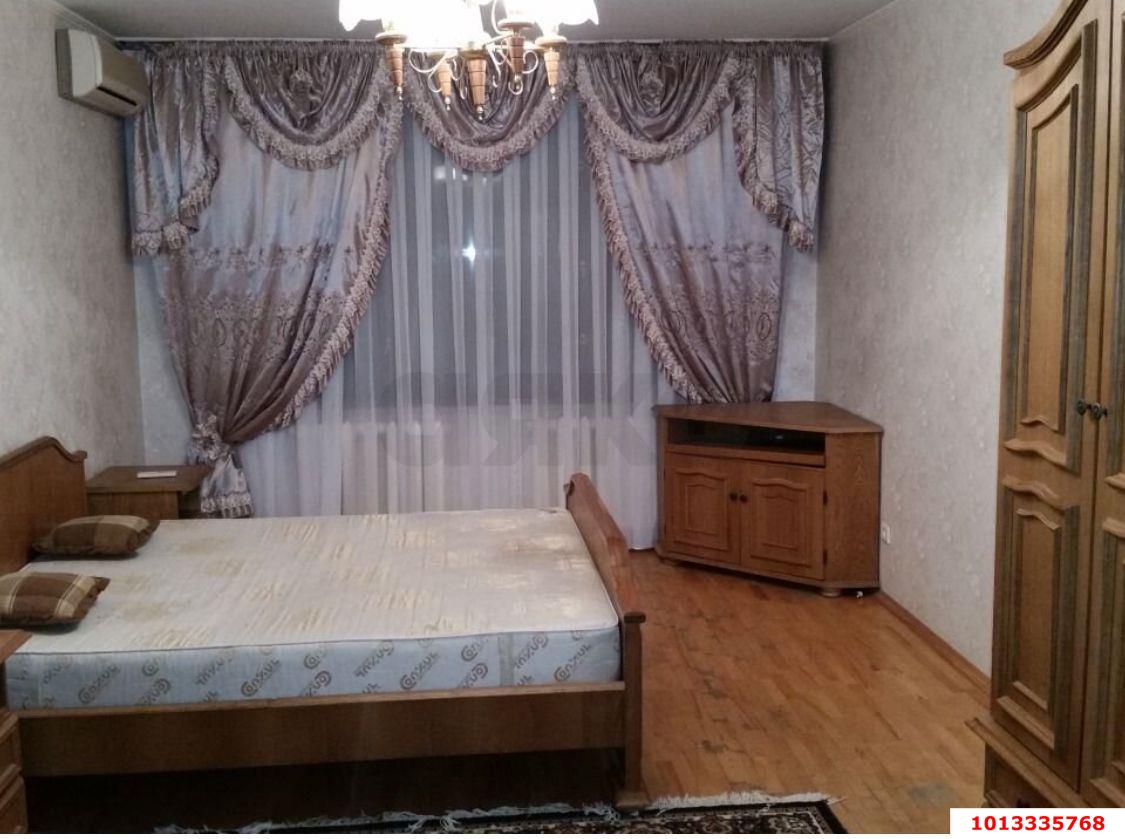 Фото №9: 4-комнатная квартира 90&nbsp;м², 1/10&nbsp;эт. - Краснодар, Западный внутригородской округ, мкр. Юбилейный, ул. 70-летия Октября, 26