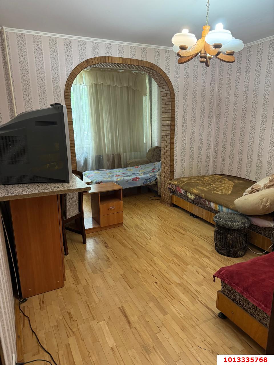 Фото №4: 4-комнатная квартира 90&nbsp;м², 1/10&nbsp;эт. - Краснодар, Западный внутригородской округ, мкр. Юбилейный, ул. 70-летия Октября, 26