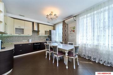 Фото №1: 3-комнатная квартира 122 м², 10/16 эт. - Краснодар, мкр. Центральный, ул. Кубанская набережная, 23/1