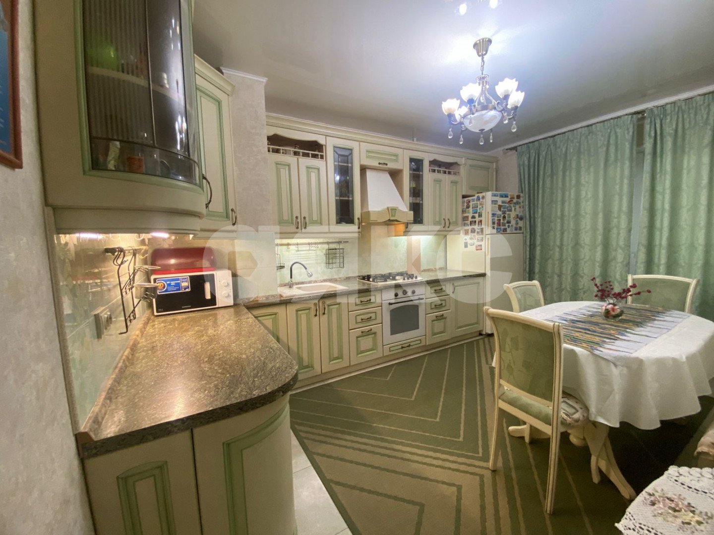 Фото №4: 4-комнатная квартира 97&nbsp;м², 2/9&nbsp;эт. - Геленджик, мкр. Южный, ул. Жуковского, 18