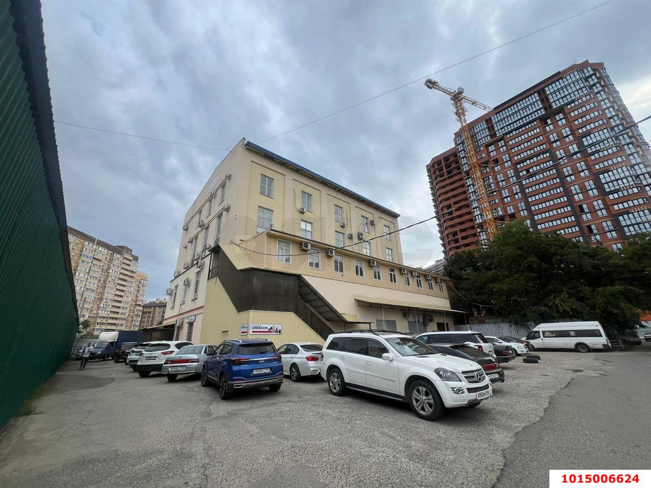 Фото №1: Офисное помещение 400&nbsp;м², 3/5&nbsp;эт. - Краснодар, Карасунский внутригородской округ, мкр. Черёмушки, ул. Новороссийская, 102/7